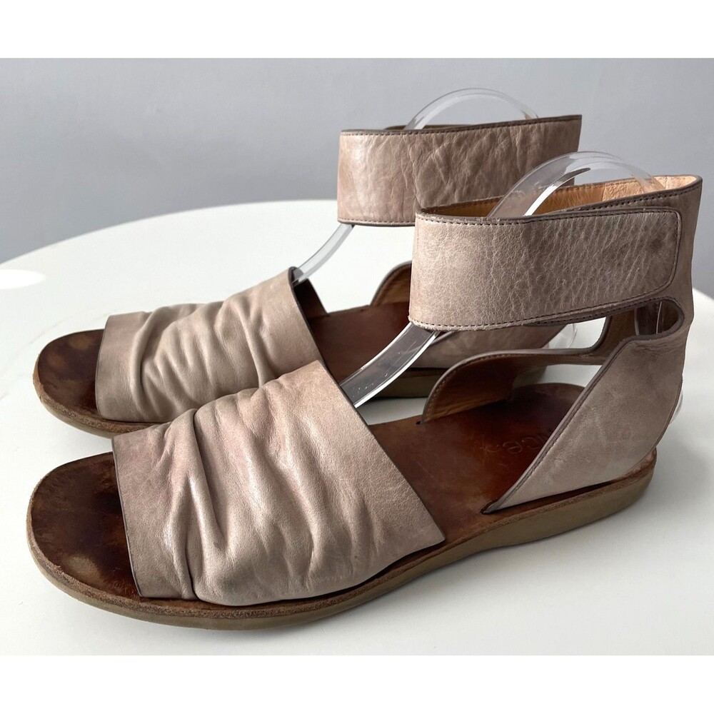 Vince Sandals Womens 7.5 M Taupe Leather Ruched Ankle Cuff Flat Open Toe